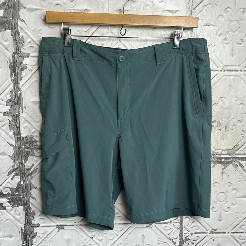 Columbia Cargo outdoor hiking Shorts with Performance Fabric